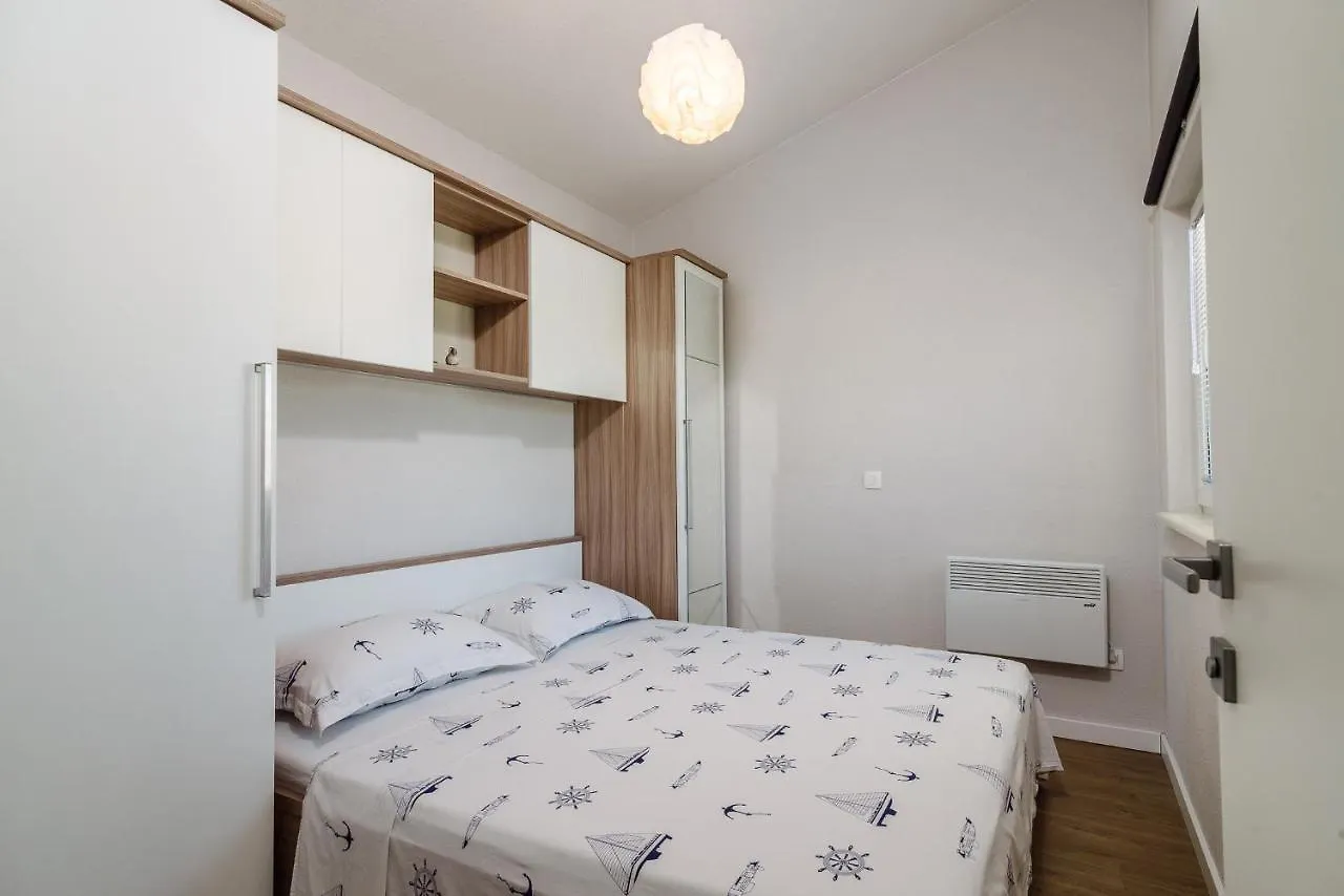 Kamerlengo Trogir 0*,  Croatia